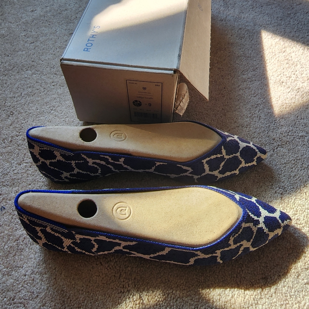 Nib Rothy's navy giraffe points